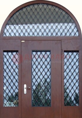 Крепкая стальная арочная дверь со стеклом и ковкой ДА-21 в Тольятти