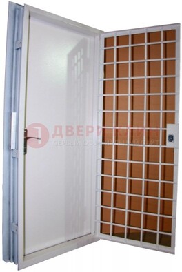 Белая стальная бронированная дверь с нитроэмалью ДБ-7 в Тольятти