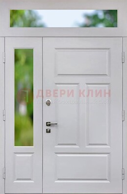 Белая полуторная железная дверь со стеклом и фрамугами ДФГ-10 в Тольятти