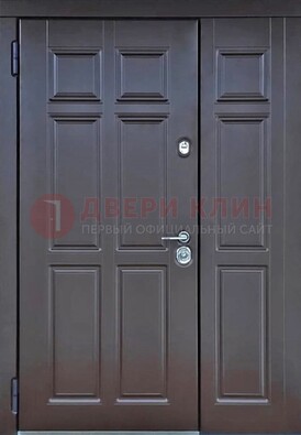 Тёмная двухстворчатая входная дверь для коттеджа с МДФ ДМ-533 в Тольятти