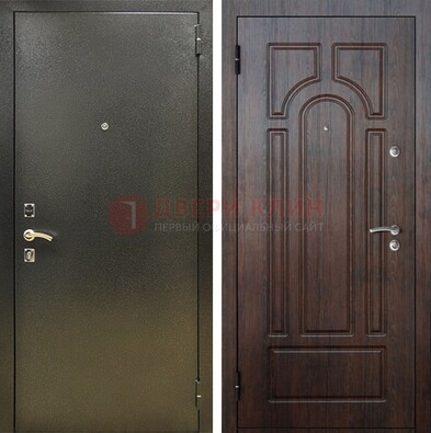 Железная темно-серая дверь с порошковым напылением и МДФ Тисненый орех ДП-275 в Тольятти