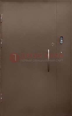 Коричневая металлическая подъездная дверь ДПД-2 в Тольятти