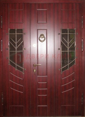 Парадная дверь со вставками из стекла и ковки ДПР-34 в загородный дом в Тольятти