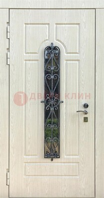Светлая стальная дверь со стеклом и ковкой ДСК-118 в Тольятти