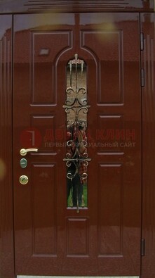 Красивая металлическая дверь со стеклом и ковкой ДСК-33 в Тольятти