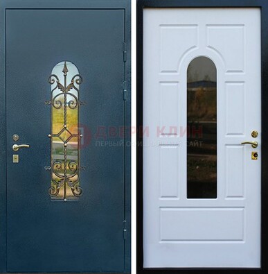 Входная дверь Дверь со стеклом и ковкой ДСК-71 для кирпичного дома в Тольятти