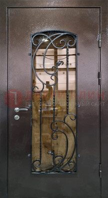 Металлическая дверь со стеклом и ковкой ДСК-95 для магазина в Тольятти