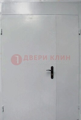 Белая металлическая тамбурная дверь ДТМ-5 в Тольятти