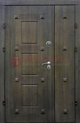 Железная двухстворчатая филенчатая дверь с виноритом ДВТ-143 в Тольятти