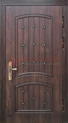 Коричневая уличная дверь с виноритом для дома ДВТ-235 в Тольятти
