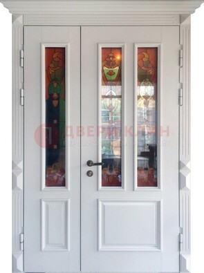 Белая полуторная металлическая дверь с витражом ВЖ-12 в Тольятти